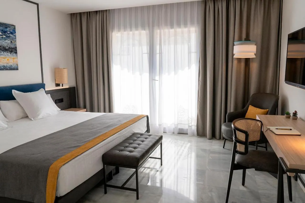 Urh Sitges Playa Hotel 4*,